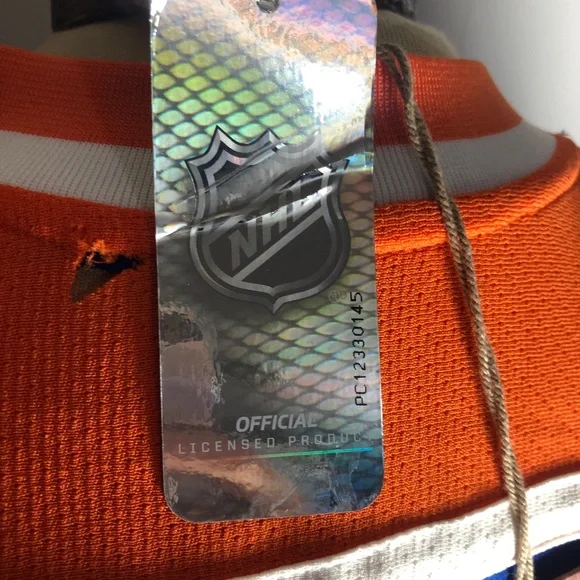 Connor McDavid Hockey Jersey. New with Tags. Size LT. - Picture 4 of 12